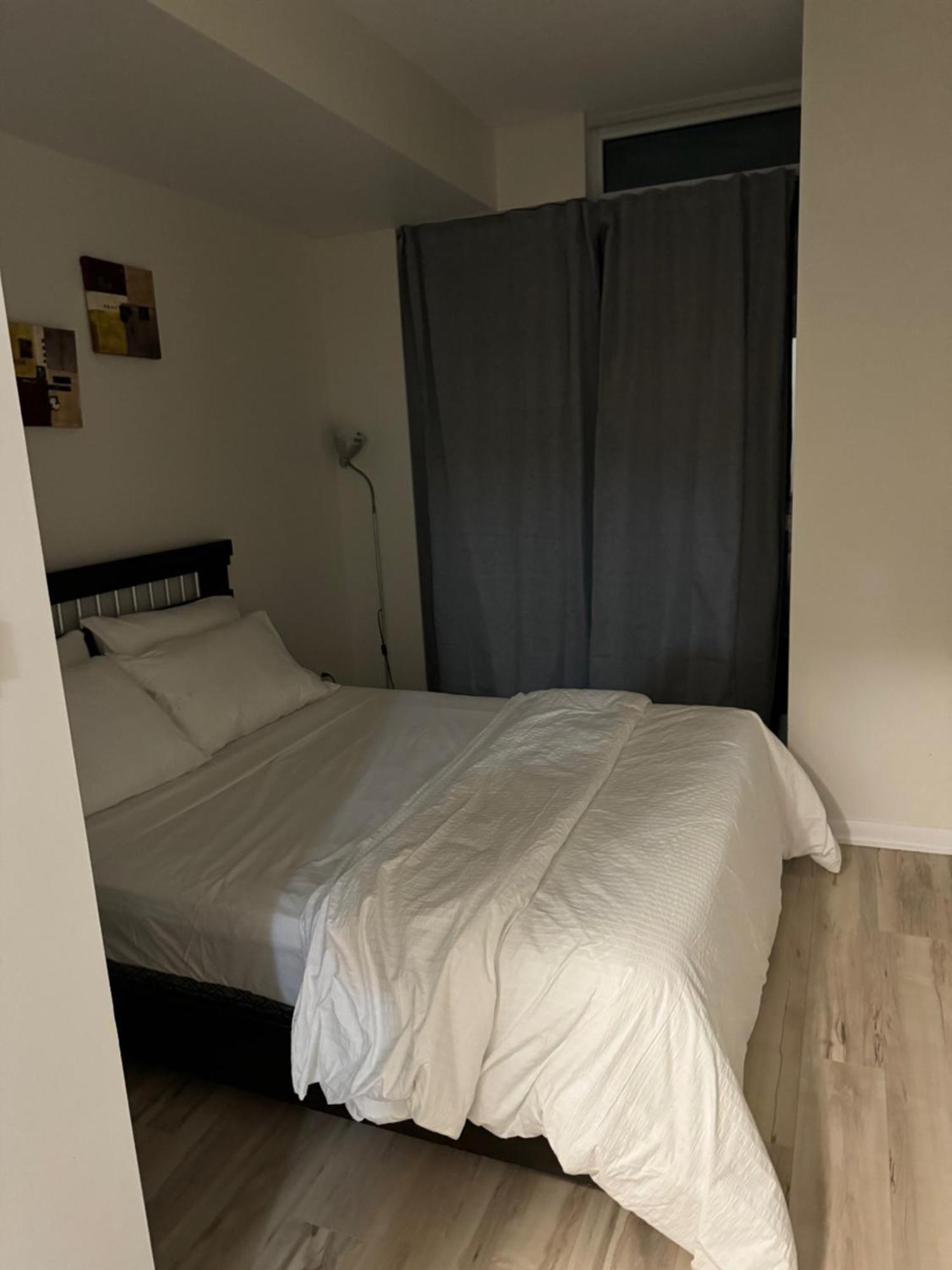 A Lovely One Bed With Sunset Views * Toronto