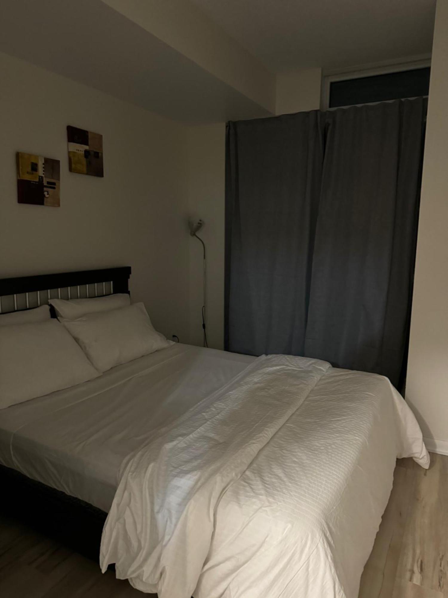 A Lovely One Bed With Sunset Views * Toronto