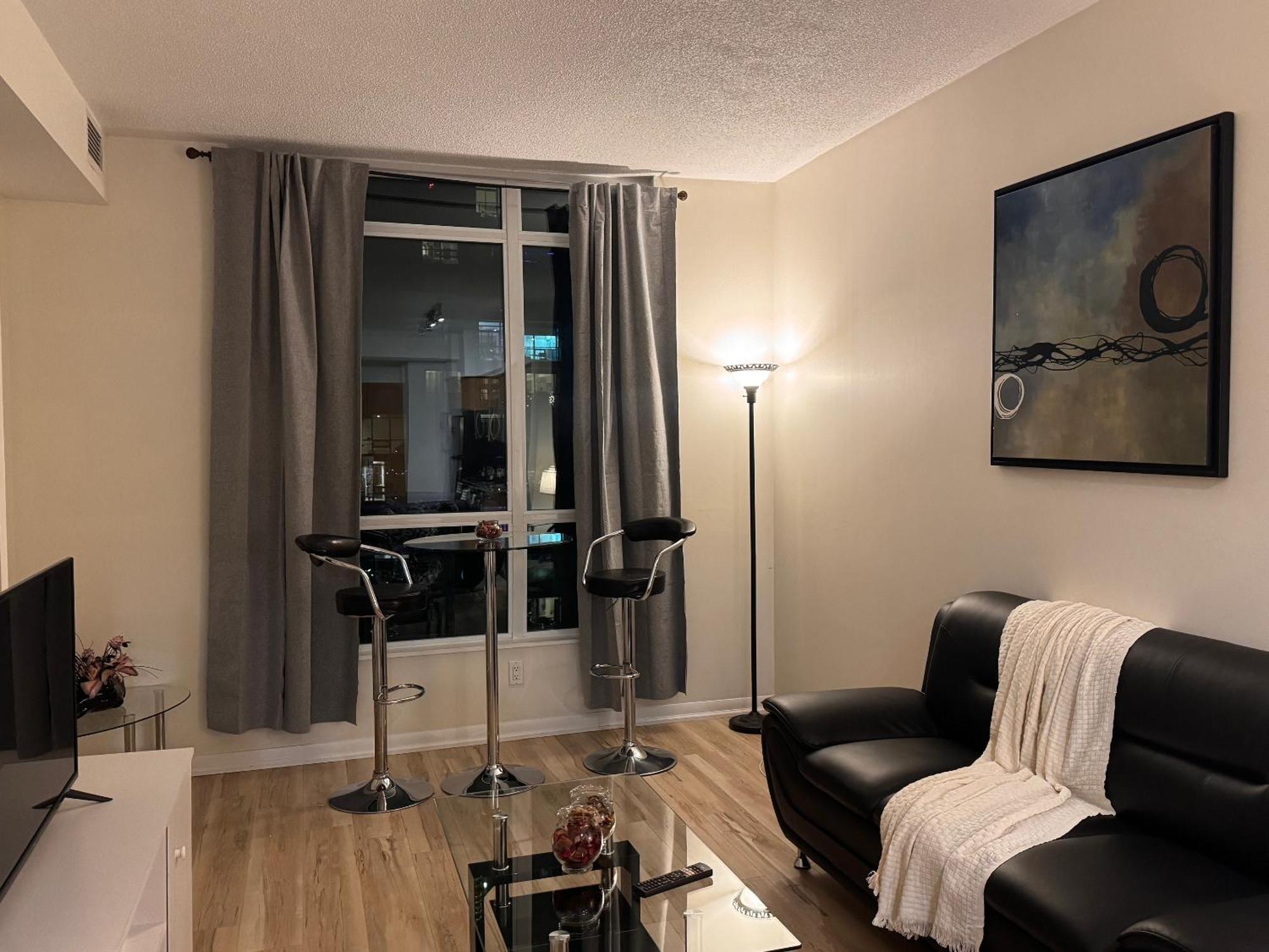 A Lovely One Bed With Sunset Views Apartment *