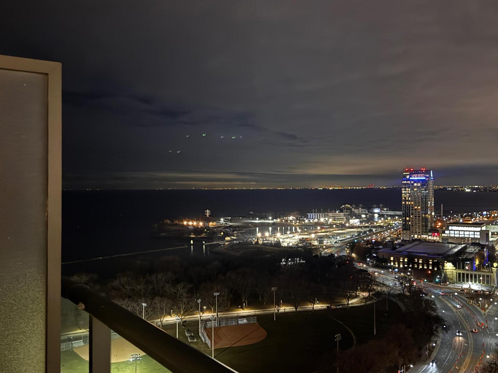 Apartment A Lovely One Bed With Sunset Views Toronto